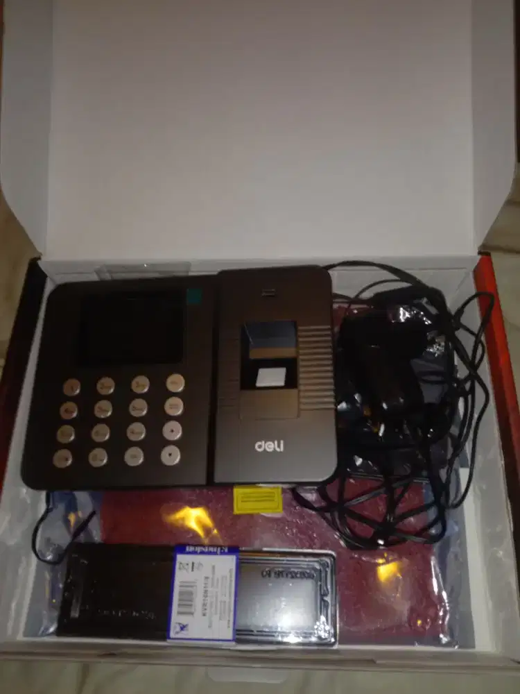 di jual aja nih alat absensi di kantor