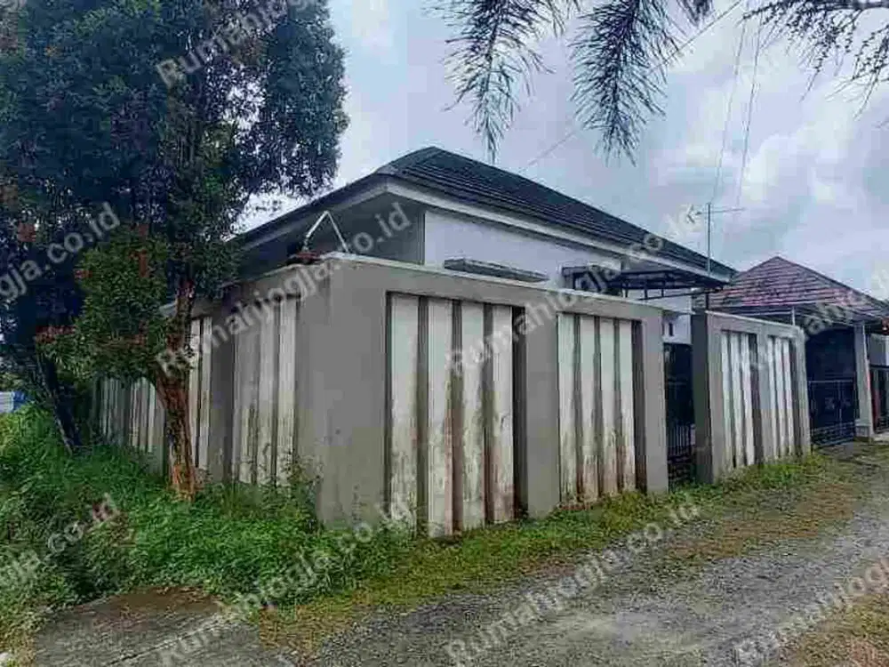 rumah sangat nyaman dan asri dekat pasar cebongan