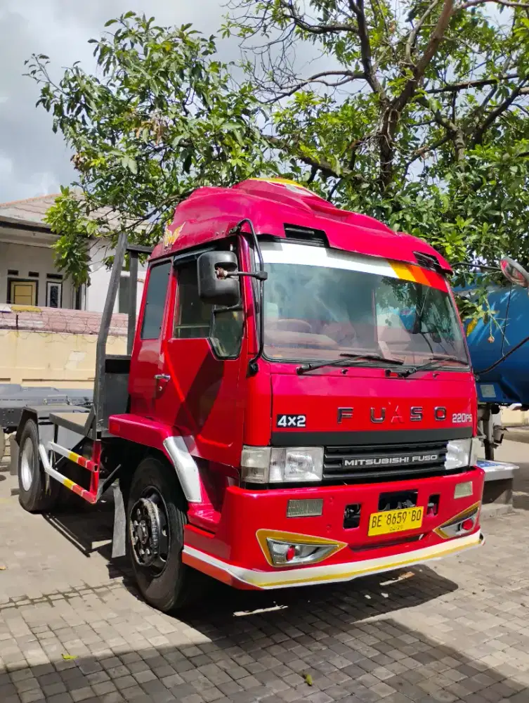 HEAD TRAILER MITSHUBISHI FUSO FIGHTER 220 PS FM 517 HS 2014
