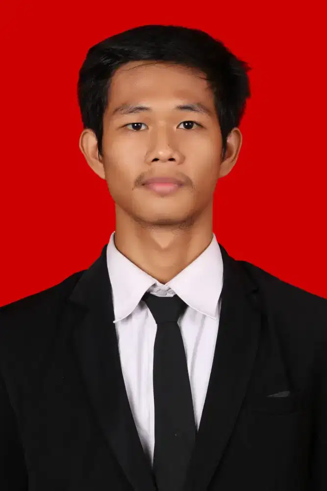 Lulusan Sarjana hukum di UIN sunan Kalijaga Yogyakarta