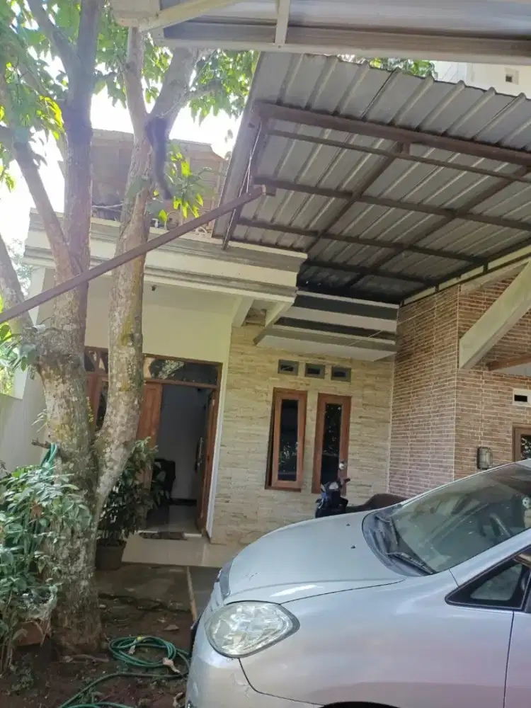 Di kontrakan rumah