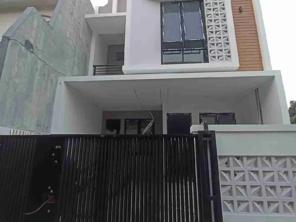 Dijual Rumah Baru Dalam Komplek Pondok Bambu, Jakarta Timur