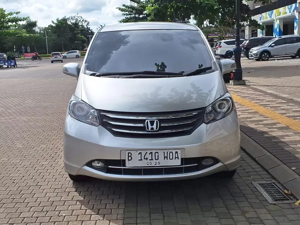 TDP 15 Jt Honda Freed PSD At 2010