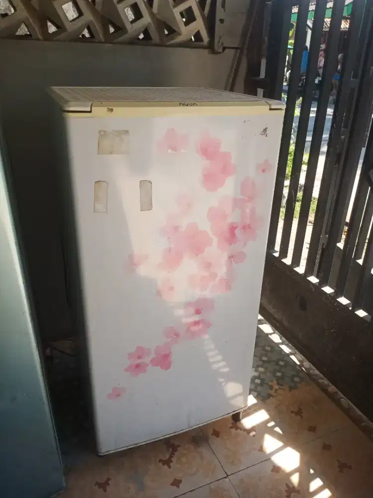 Kulkas 1 Pintu Dingin Beku Murah