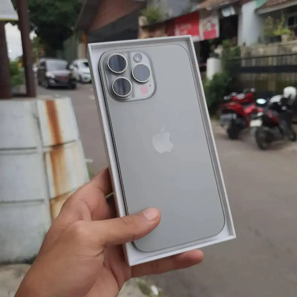 IPHONE 16 pro max 256 ibox garansi on sampai 2026 fullset