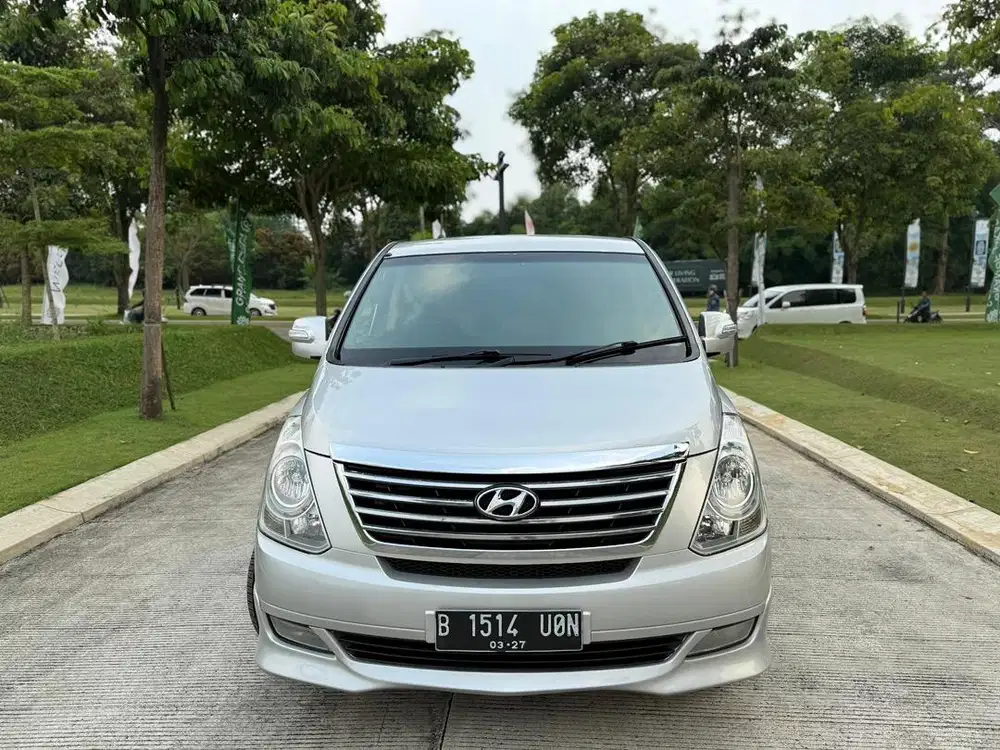 Hyundai H1 XG Automatic 2012 Silver bensin KM 119rb