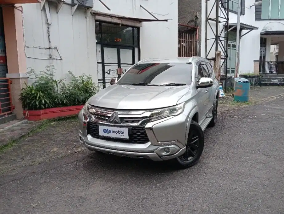 Like New- MITSUBISHI PAJERO Sport 2.5 EXCEED 4x2 SOLAR A/T 2016 SILVER
