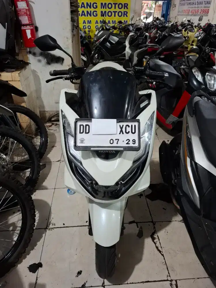 Honda PCX abs 160cc 2024 putih