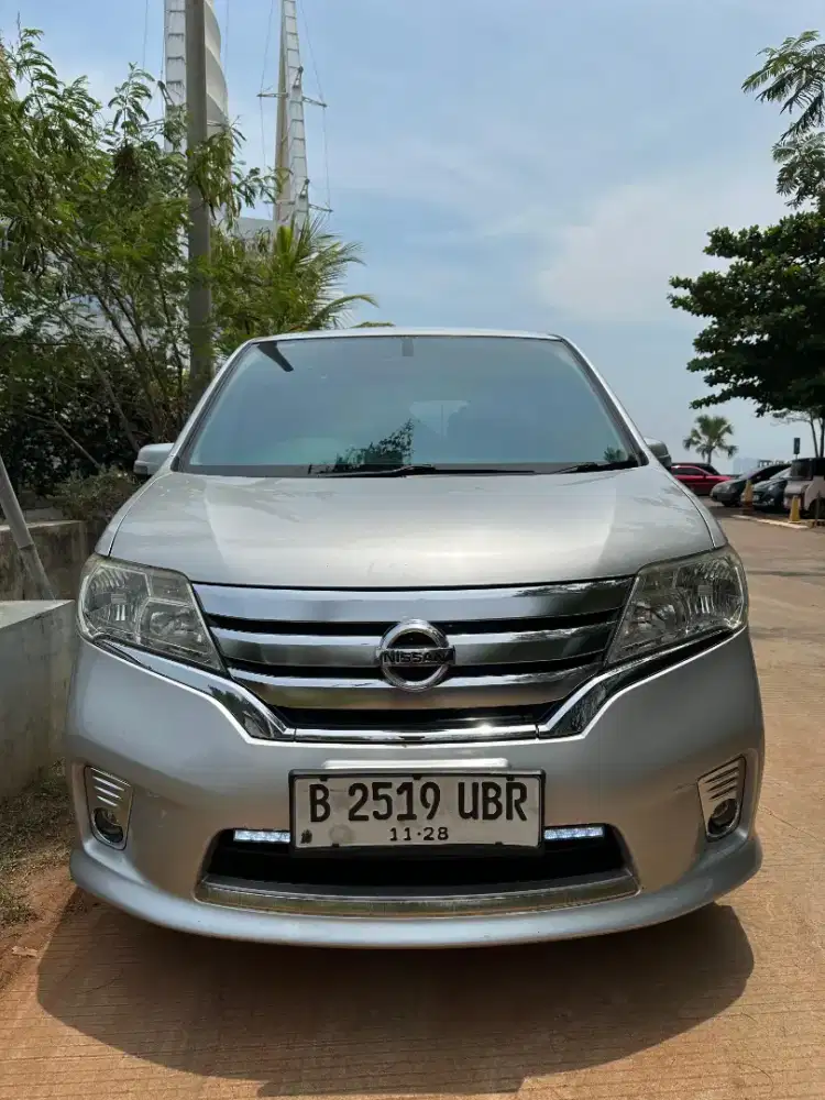 Nissan Serena HWS 2013 AT