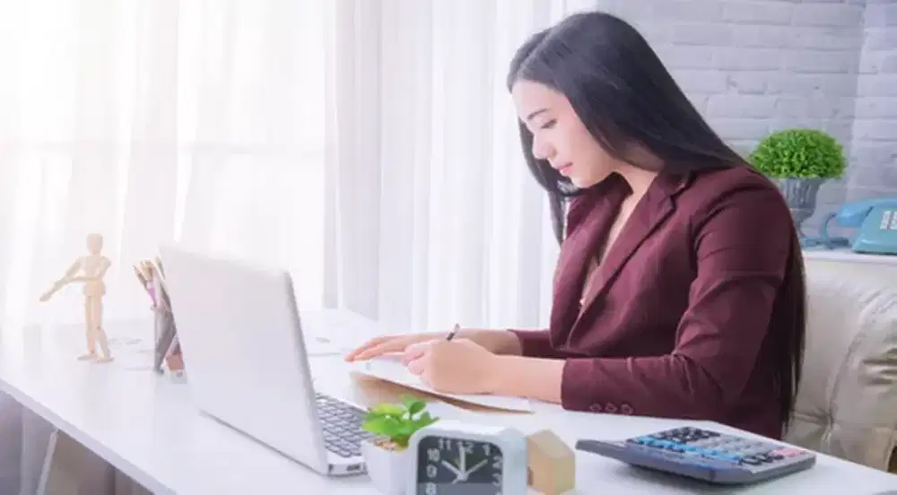Saya sedang mencari pekerjaan admin