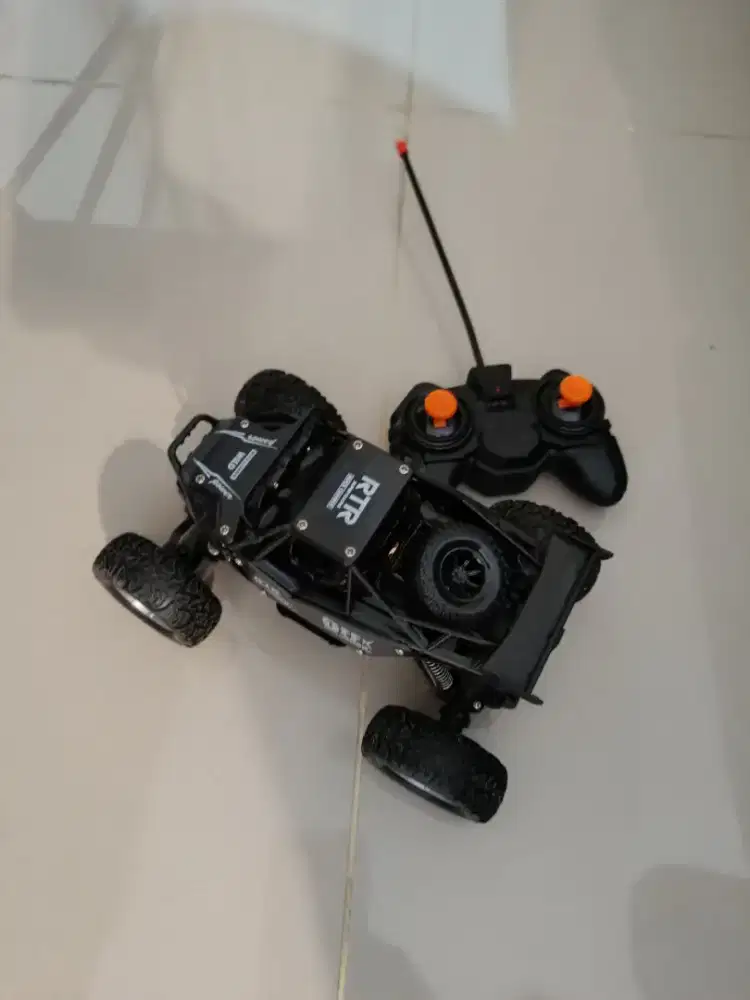 MAINAN REMOTE CONTROL MOBIL