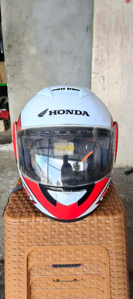 Helm Honda CB 150R old