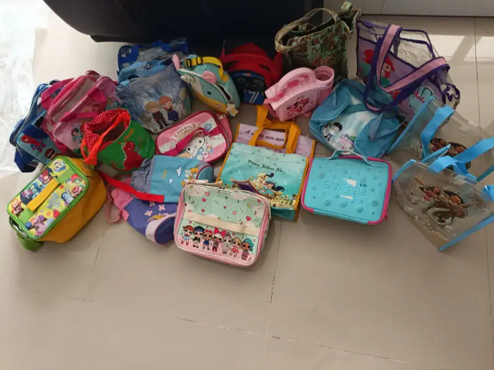 ANEKA LUNCH BAGS/SANDWICH/SWIMMING/DRINK BOTTLE BAGS/ TAS LES  (22PCS)