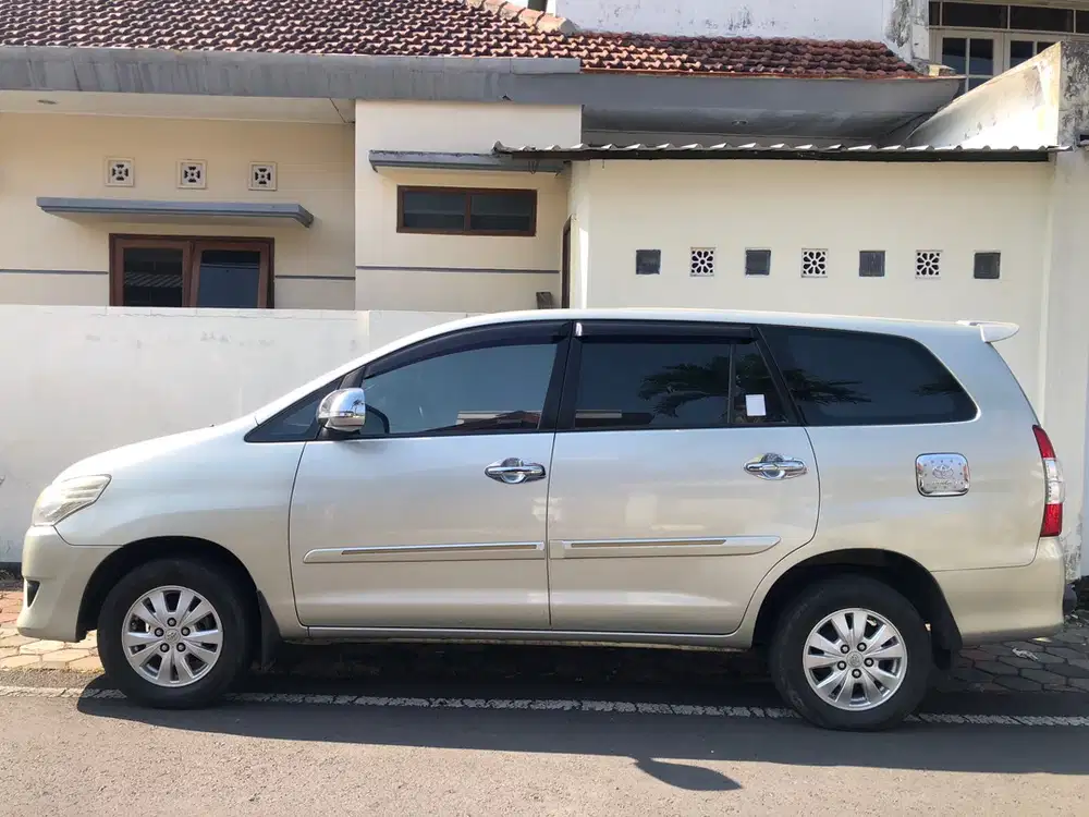 Toyota Kijang Innova 2013 Bensin