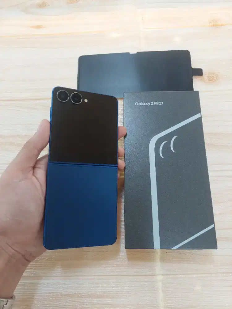 Samsung Z Flip 7 512 Gb Second Resmi Mulus