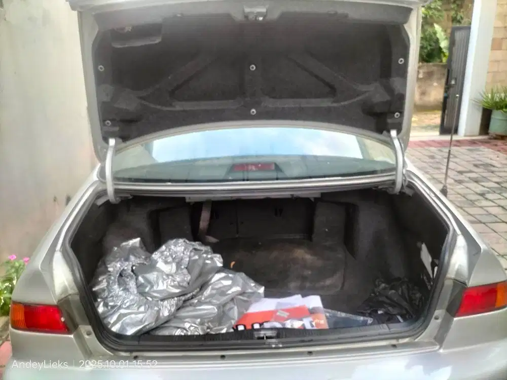 Di Jual Camry 2,2 MT 2000