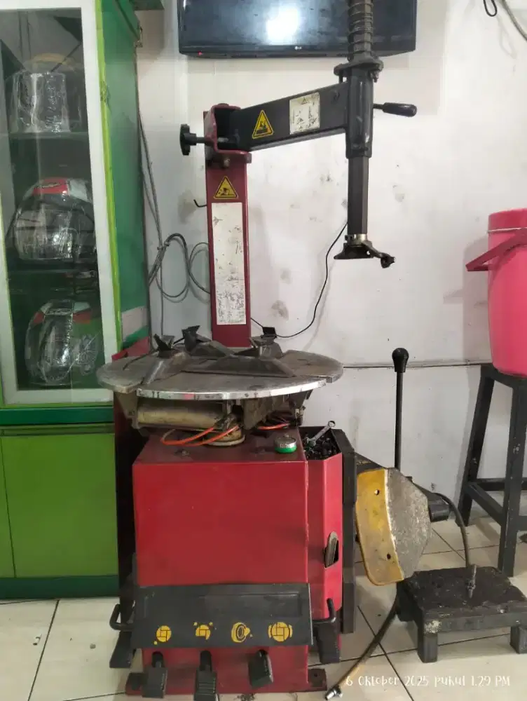 Di jual alat pembuka ban motor harga 3,5 jt nego