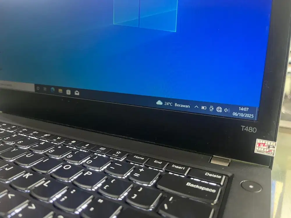 Laptop Lenovo thinkpad i5 gen8 Ram 8gb ssd 256gb garansi 6bln