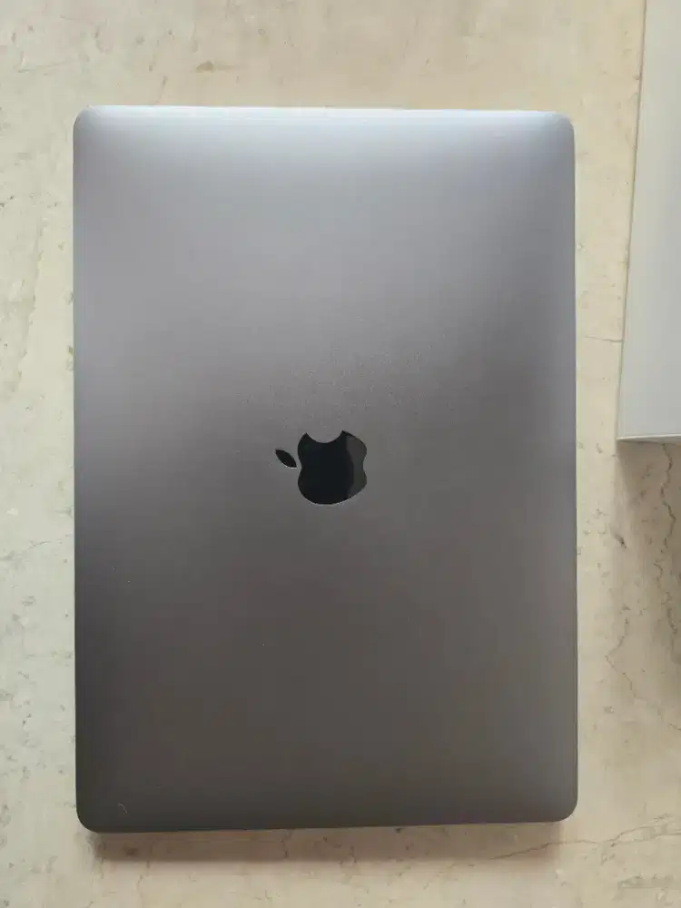 Macbook air M1 13 2020 8/256