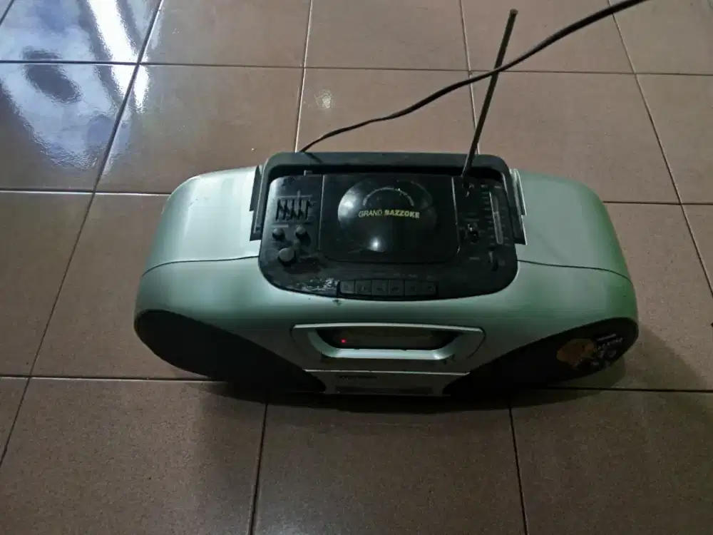 Tape radio merk Polytron
