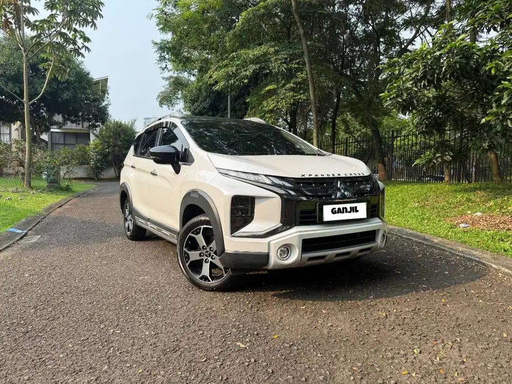 LOW KM!! TERMURAH!! XPANDER 1.5 CROSS AT MATIC 2020 NIK 2019. ISTIMEWA