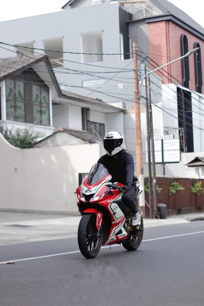 R15 V3 Cargloss Special Limited Edition