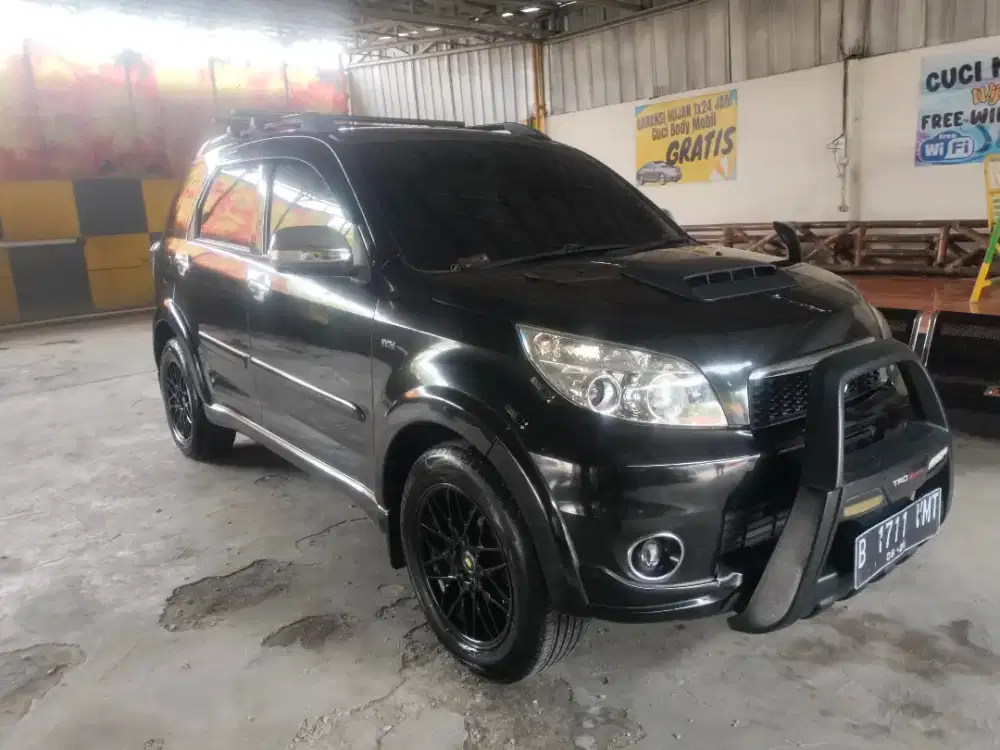 Dijual Toyota rush type g manual 2014
