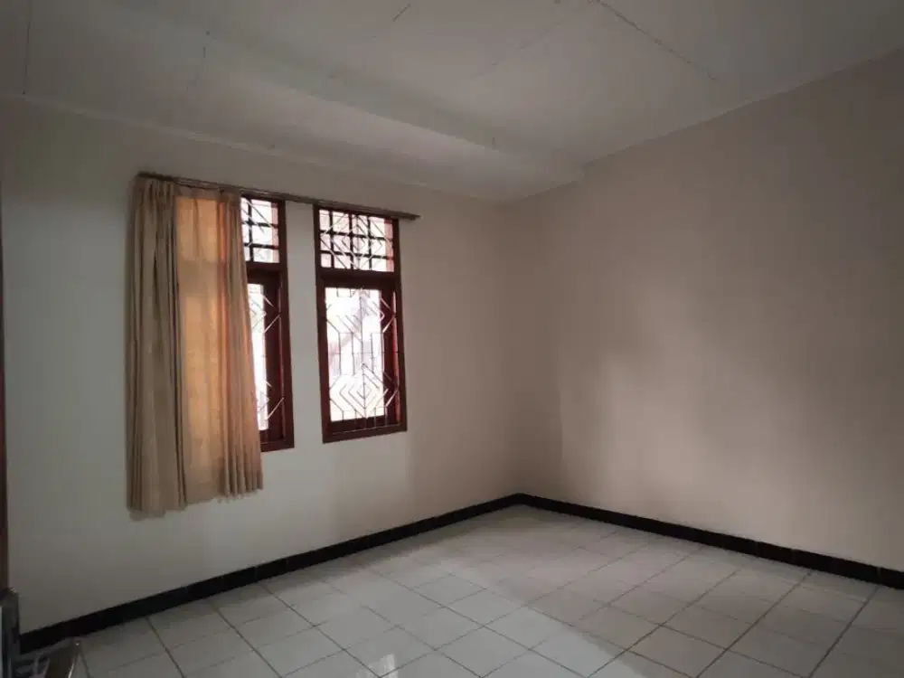 Disewakan Rumah Siap Huni di Taman Kopo Indah TKI 1