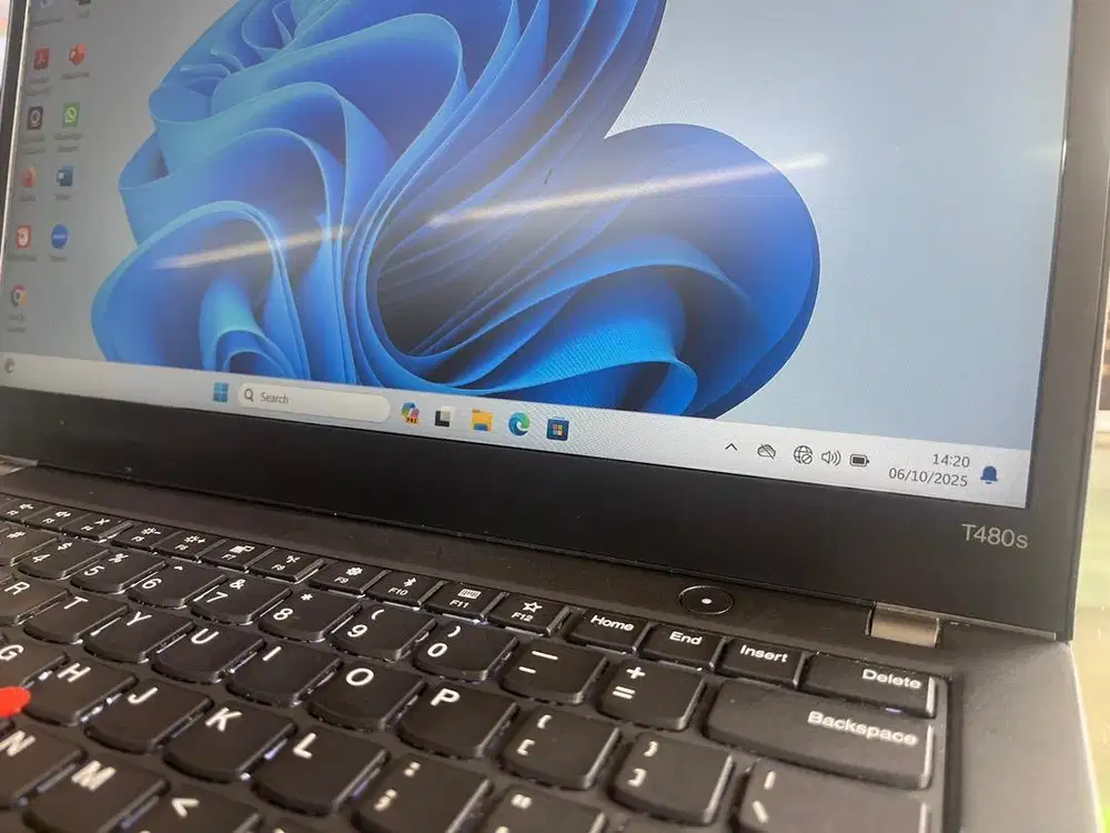 Laptop Lenovo Thinkpad i5 gen8 Ram 8gb ssd 256gb garansi 6 bln