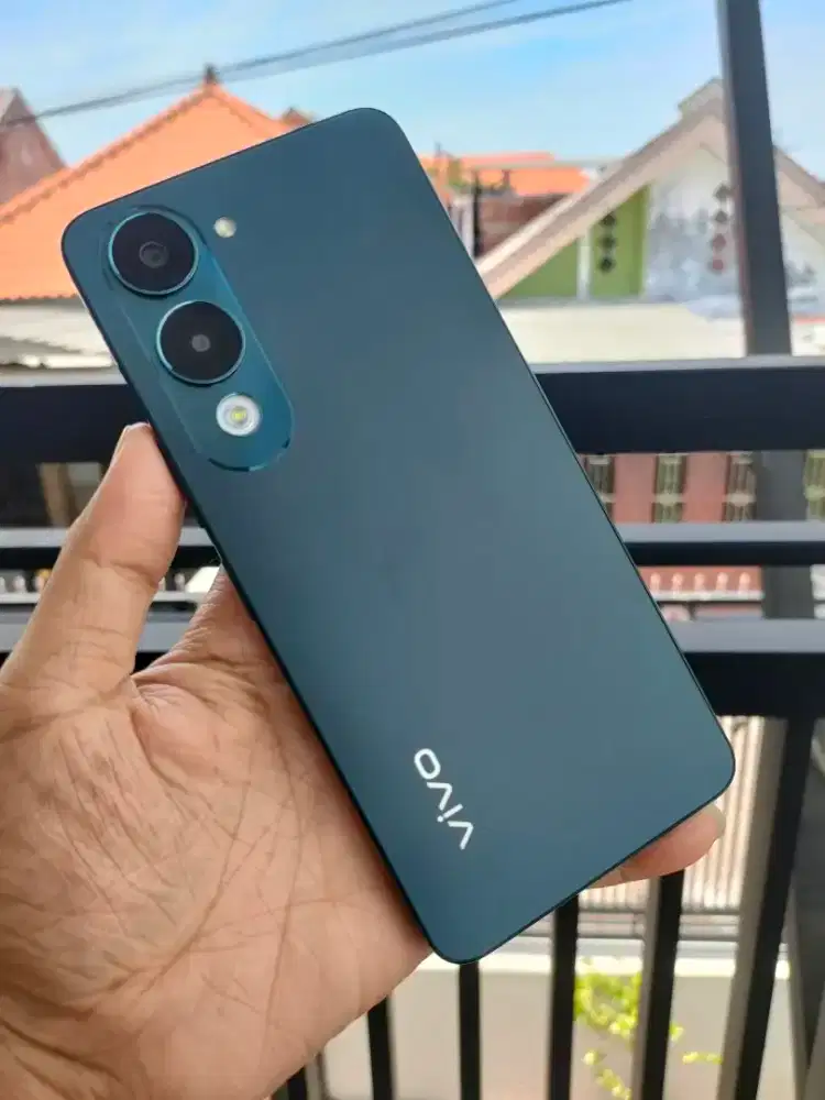 VIVO Y04S RAM 4/64 KONDISI MULUS LENGKAP