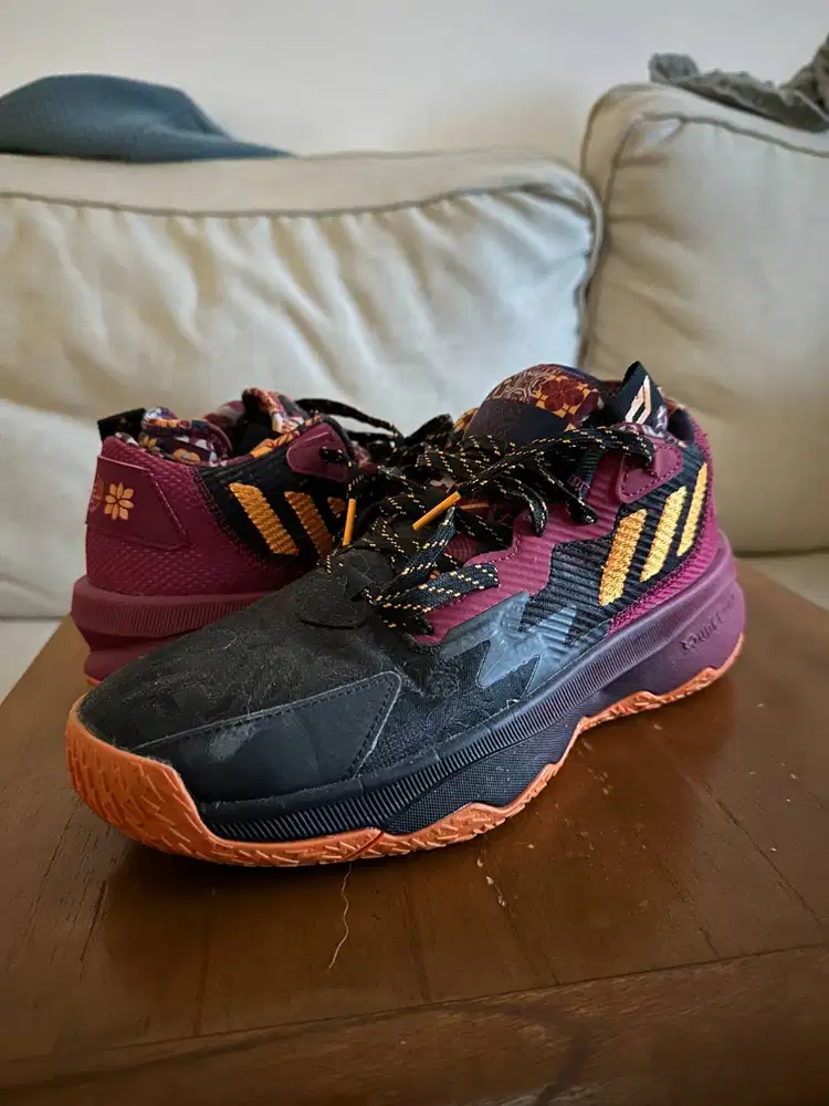 Sepatu Basket Adidas Dame 8 CNY Edition