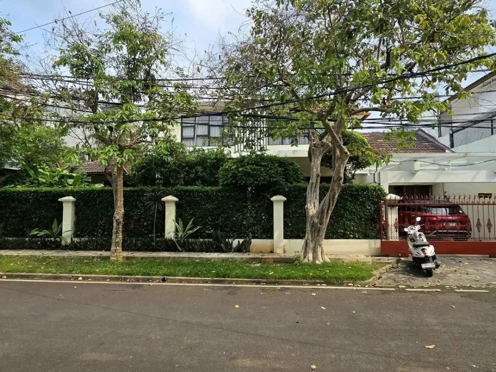 Dijual Tanah bonus Rumah di komplek Kayu Putih Jakarta Timur