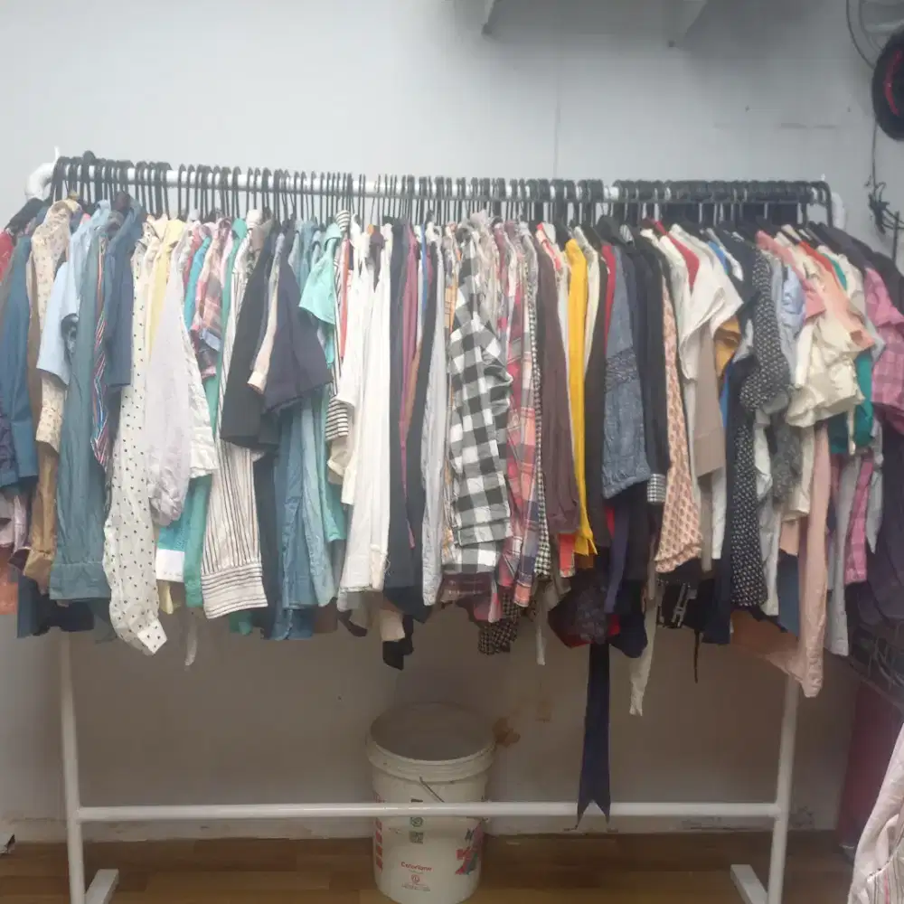 Dijual pakaian thrifting / paket usaha
