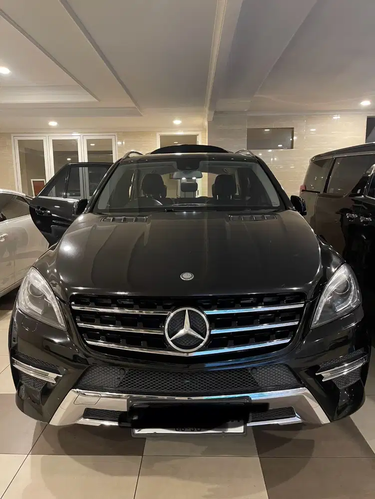 Dijual Mercedes-Benz ML 400 tahun 2015 mulus jarang dipakai