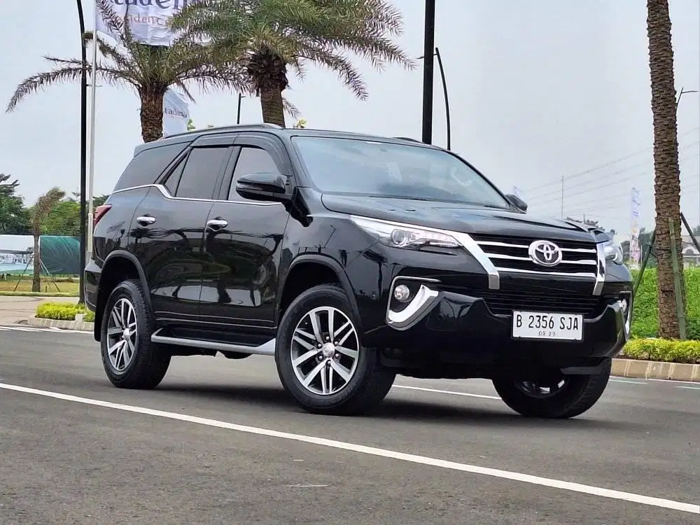 TDP 10jt Pajak Panjang Fortuner VRZ 4x2 Solar At 2019 Hitam Mulus