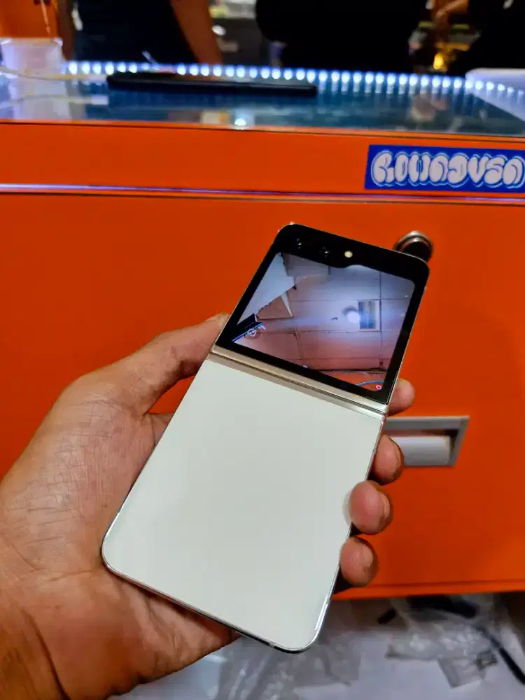 SAMSUNG Z FLIP 5 8/256GB SEIN