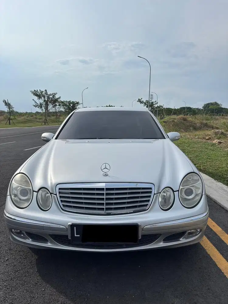 Mercedes Benz E260 W211 tahun 2003