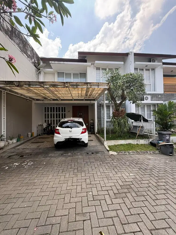 JUAL CEPAT RUMAH STRATEGIS 2 lantai sebelah Balemulia