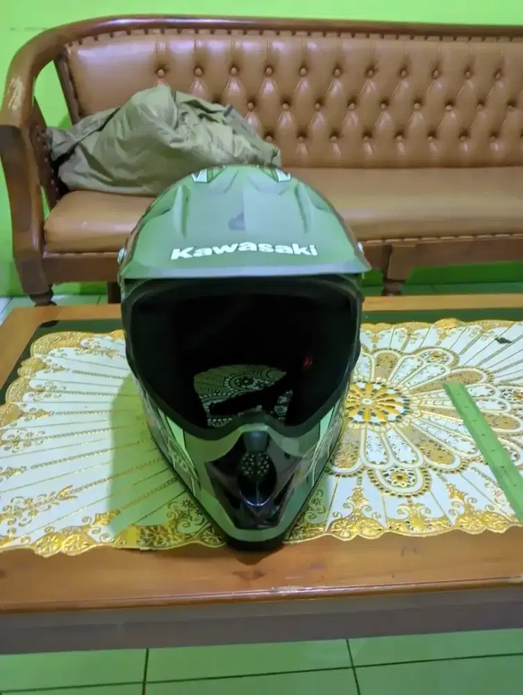 Dijual Helm cross free kacamata