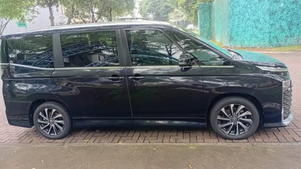 Voxy 2.0 CVT tahun 2022