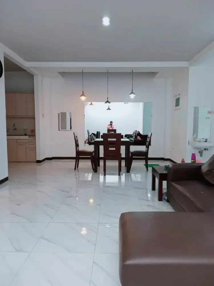 Disewakan Rumah semifurnished di Kota Baru Parahyangan Tatar Jingga