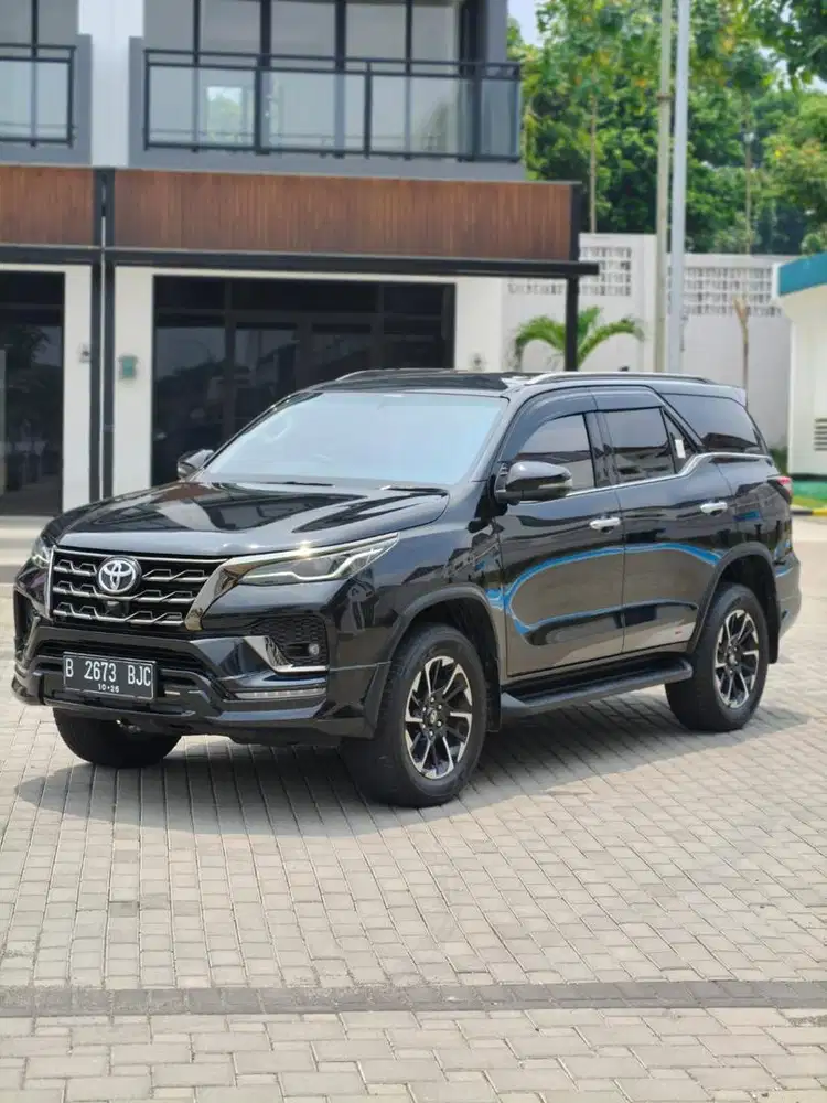LOW KM MULUS TERAWAT ! Toyota Fortuner 2.4 VRZ GR SPORT AT 2021 Hitam