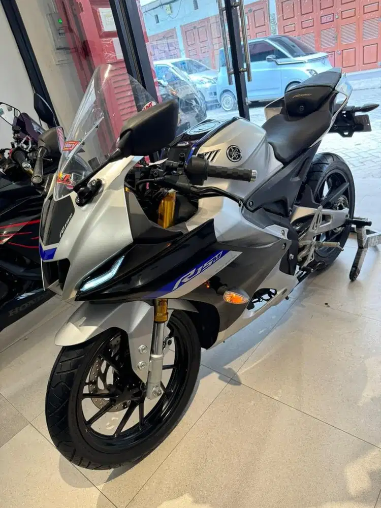 Yamaha R15M ABS QS 2023 warna Silver 155 CC Motor Sport R15 V4 New
