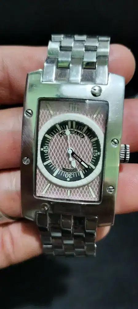 Jam DUNHILL Waktu Akurat