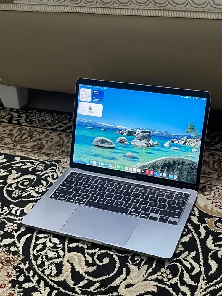 MacBook Pro 2020 M1 13 inch 8/256