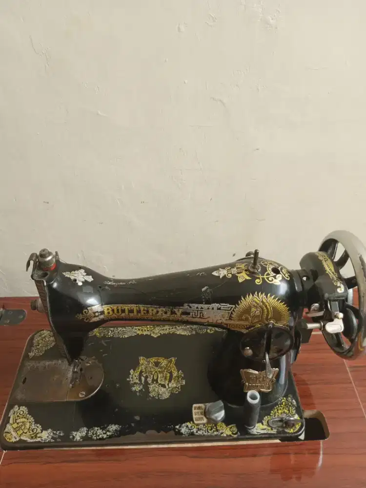 Mesin Jahit Singer, Tangan Pertama