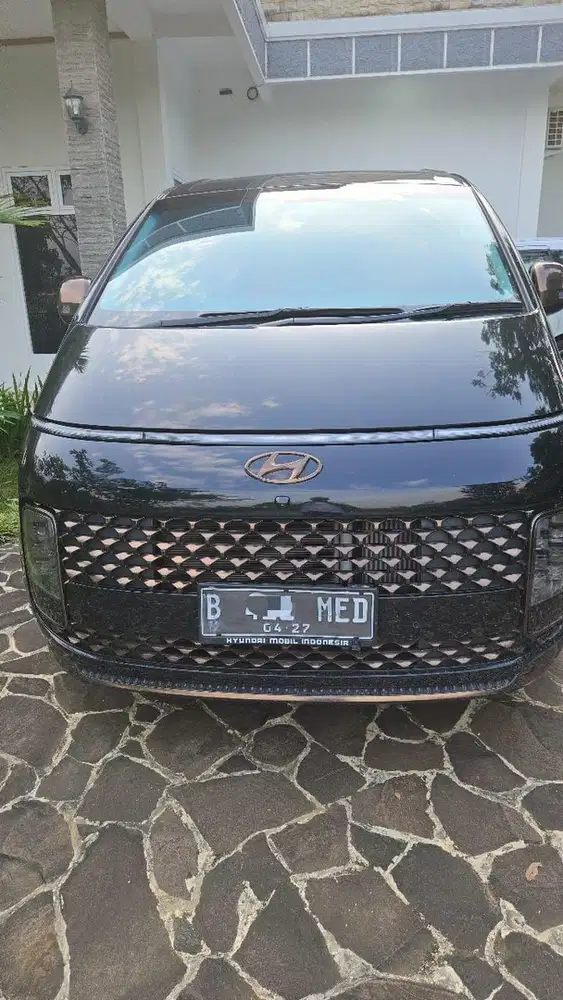 Hyundai Staria 2022 | Low KM | 9 seater