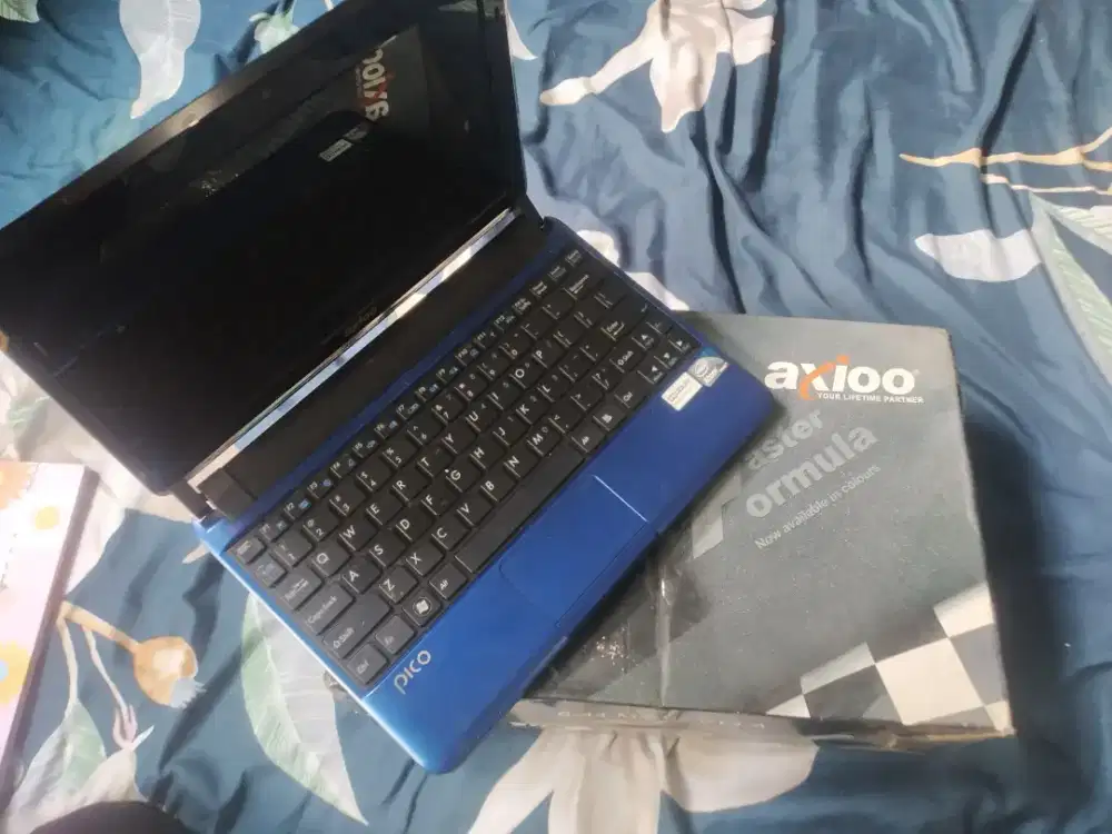 Laptop axio 10 inc