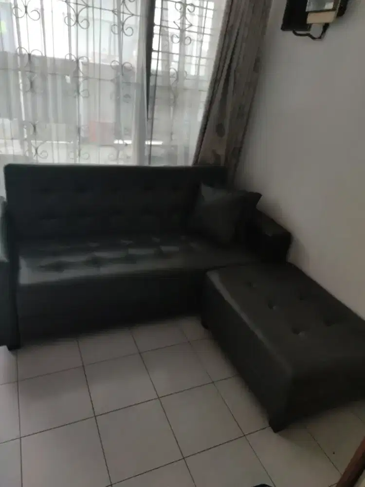 Sofa minimalis abu abu tua