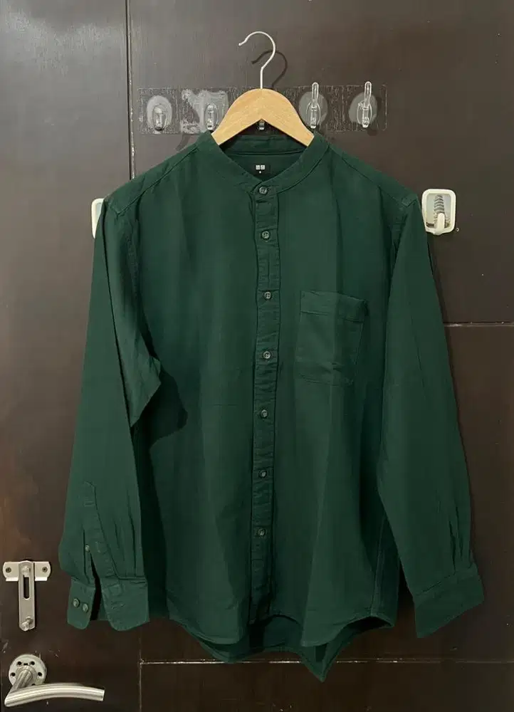 Uniqlo Green Shirt size M